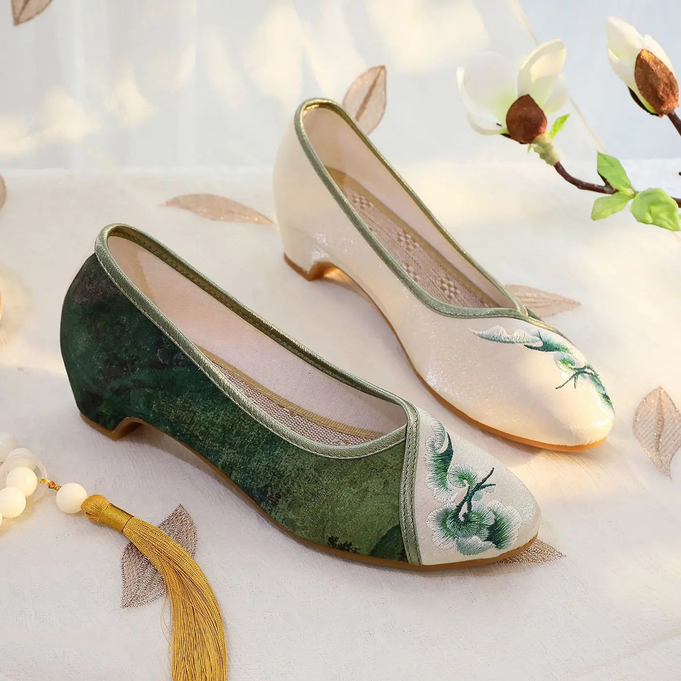 Women’s Ethnic Style Embroidered Cloth Shoes – Summer 35-40